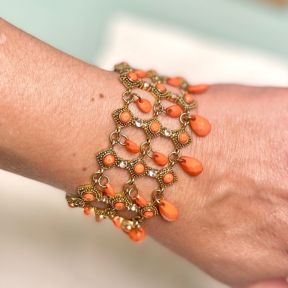 ❄️Sale❄️
 Orange Gold tone wide Bracelet dangling faceted beads - Picture 3 of 9